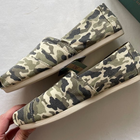 NEW Women's / Teen's Toms Camp Slip On Shoe size 7 - Picture 5 of 8